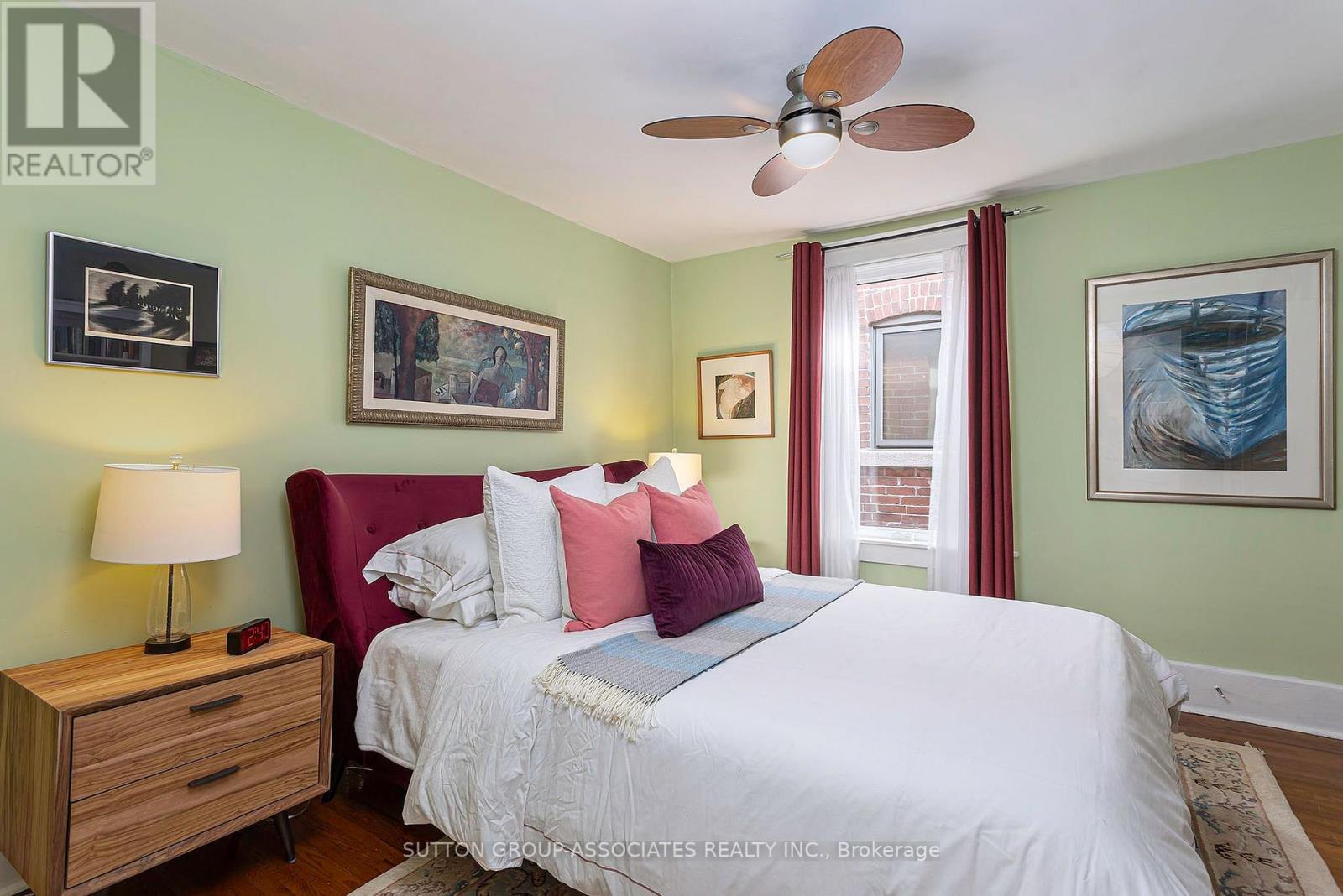 257 Perth Avenue Property Photo 27