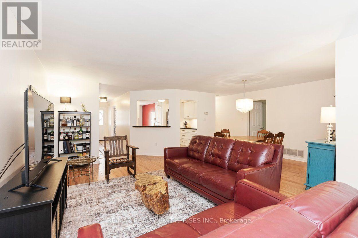 117 - 2055 Walkers Line Property Photo 14