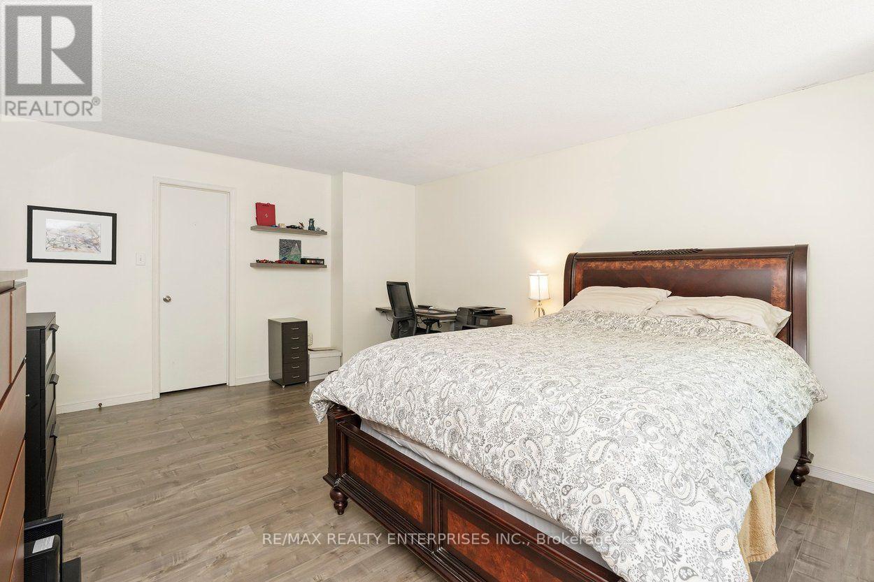 117 - 2055 Walkers Line Property Photo 20