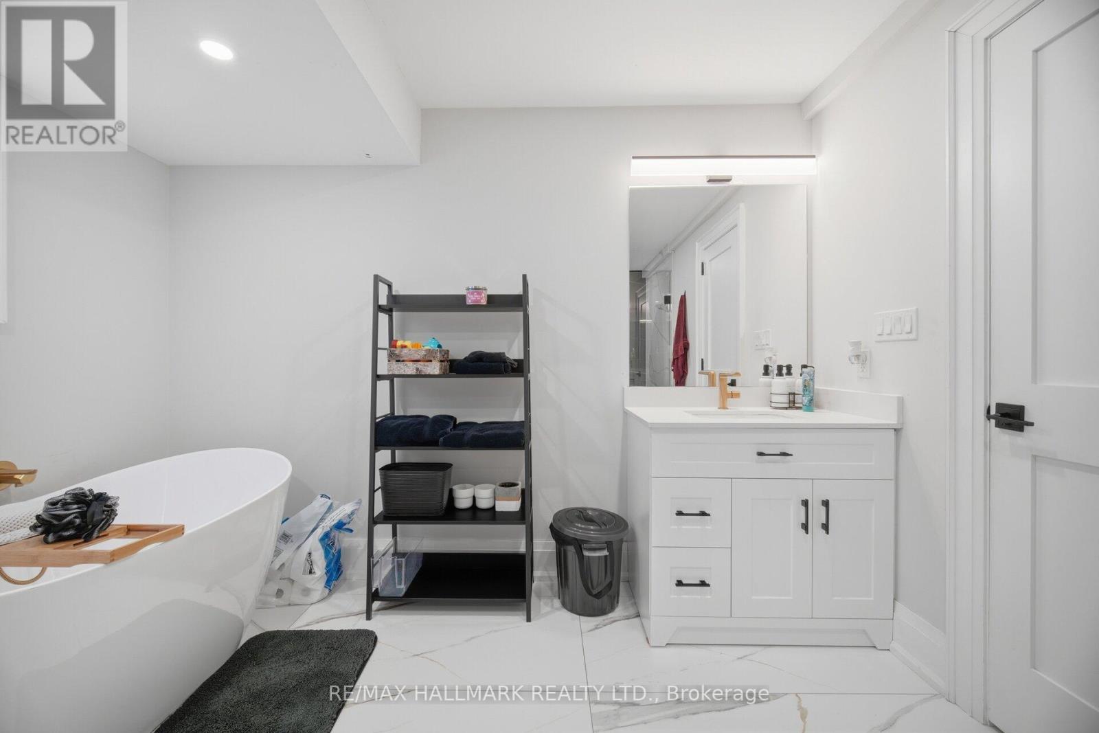 407 Bronte Road Property Photo 26