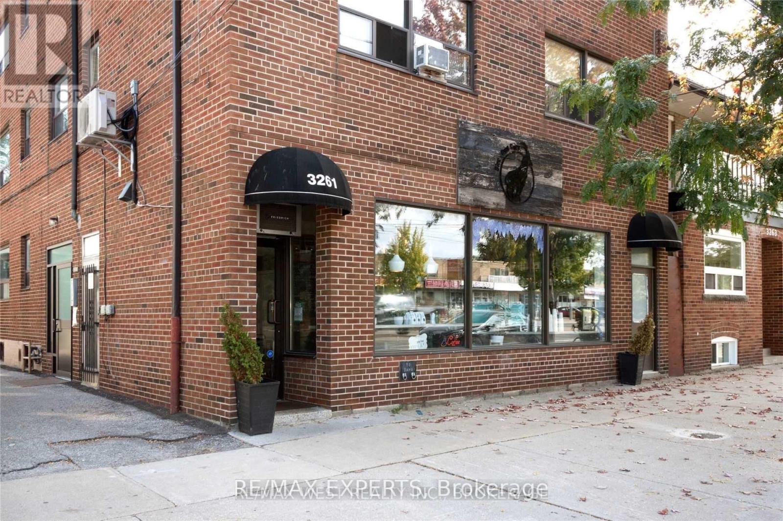 301 - 3261a Lake Shore Boulevard Property Photo 1
