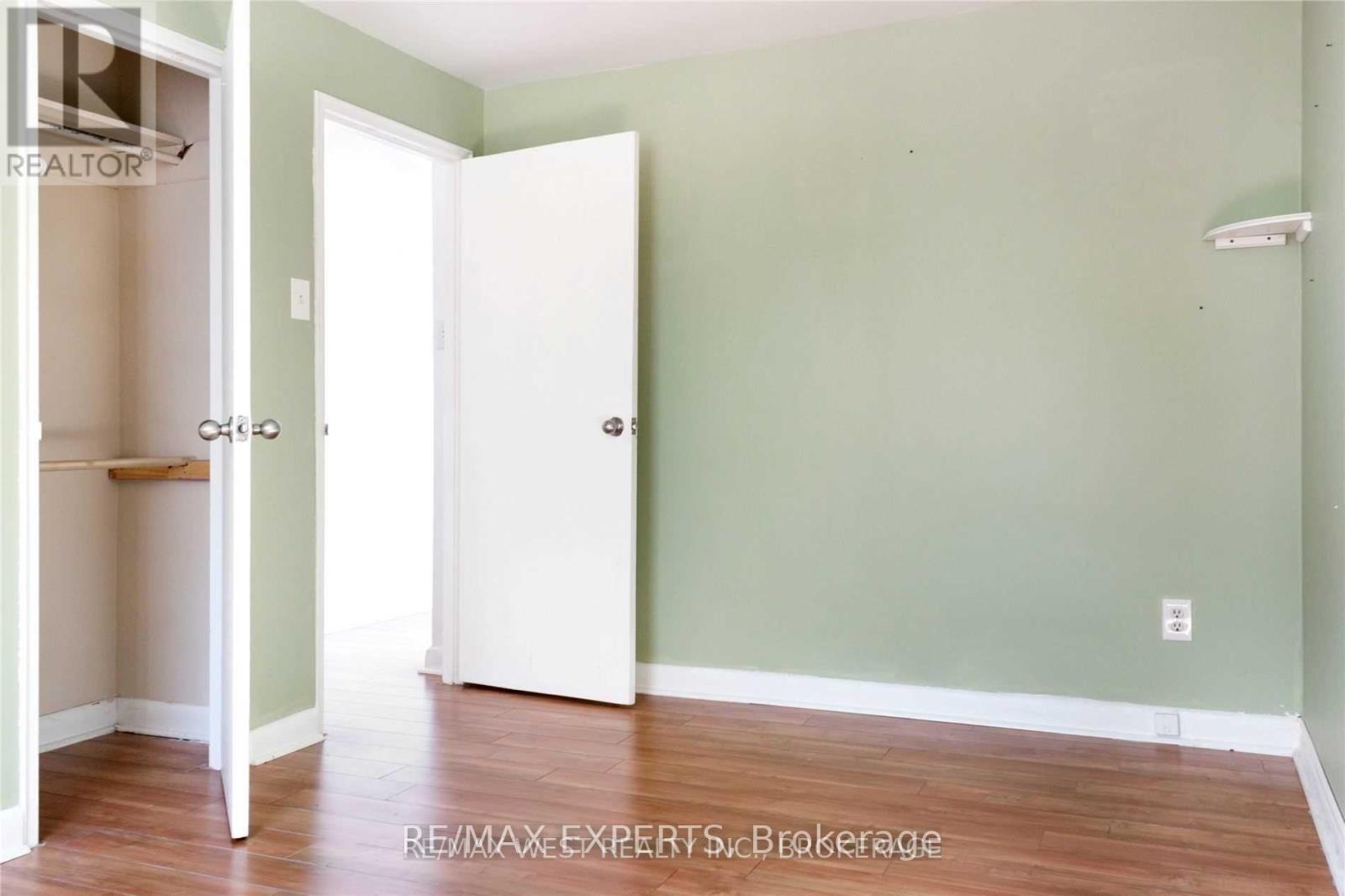 301 - 3261a Lake Shore Boulevard Property Photo 8