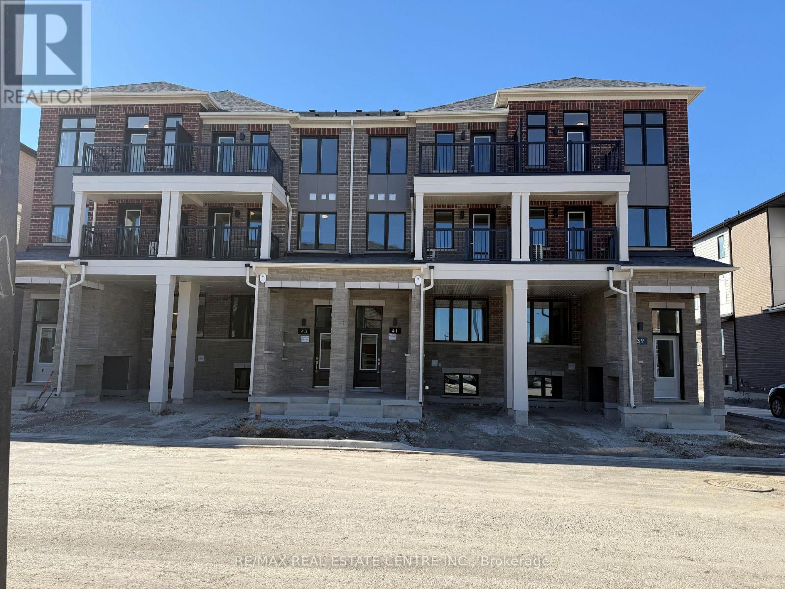 41 THORNBIRD CRESCENT Property Photo 1