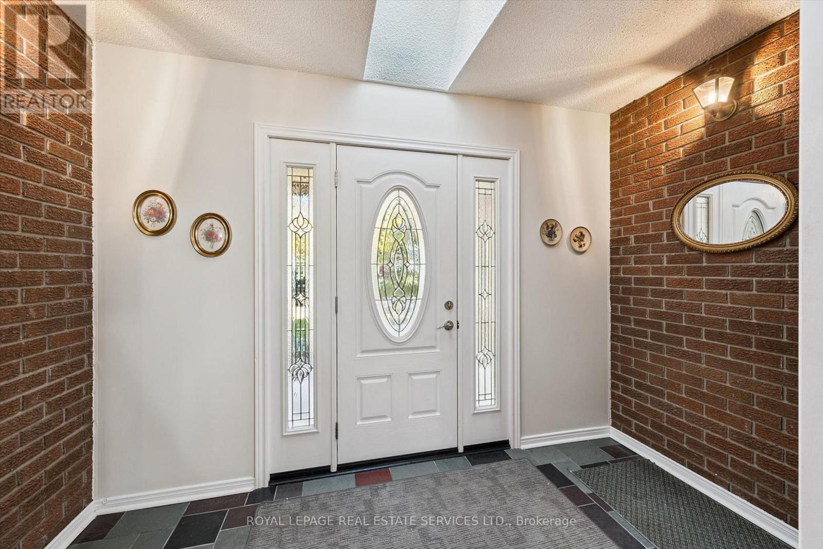200 All Saints Crescent Property Photo 6