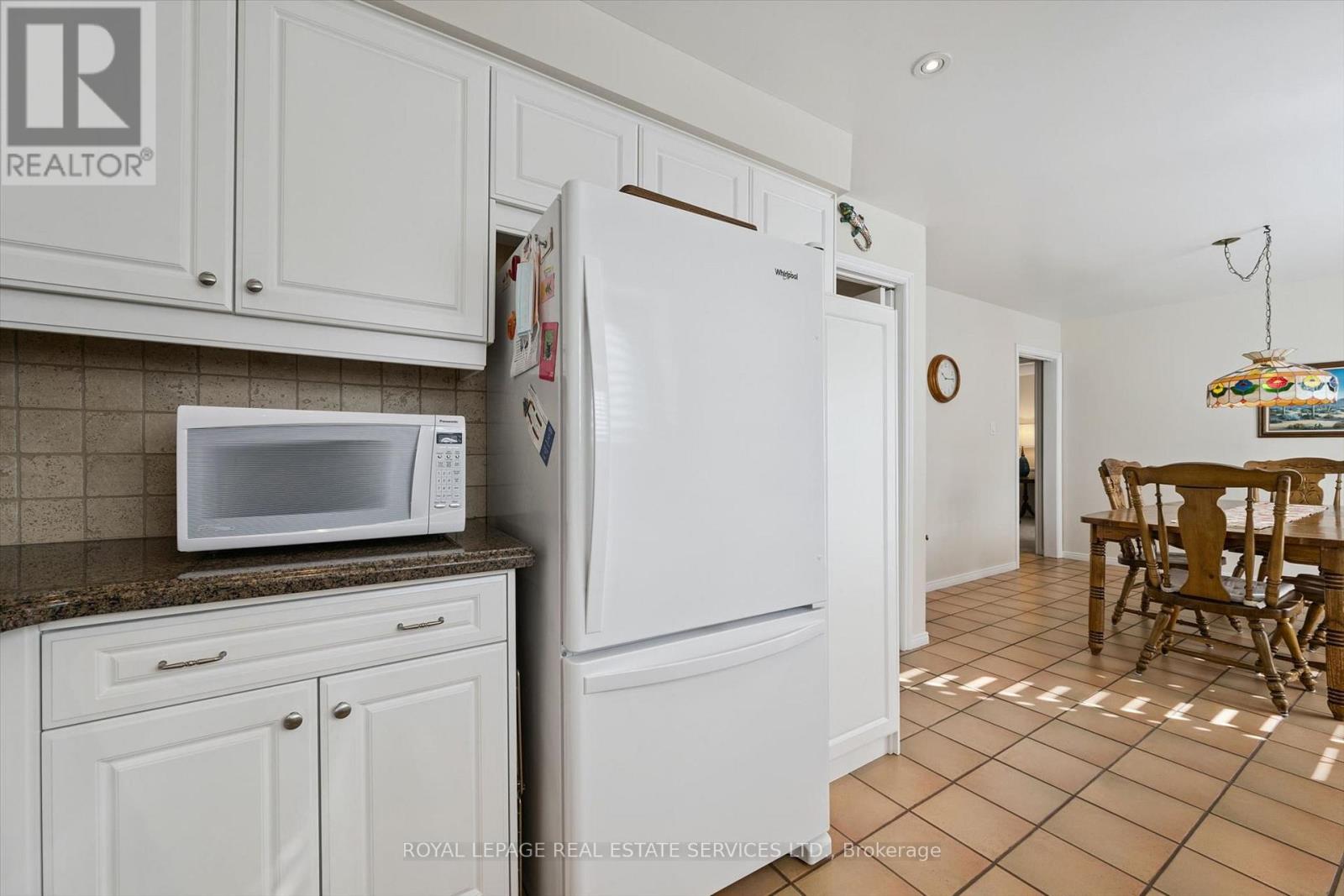 200 All Saints Crescent Property Photo 14