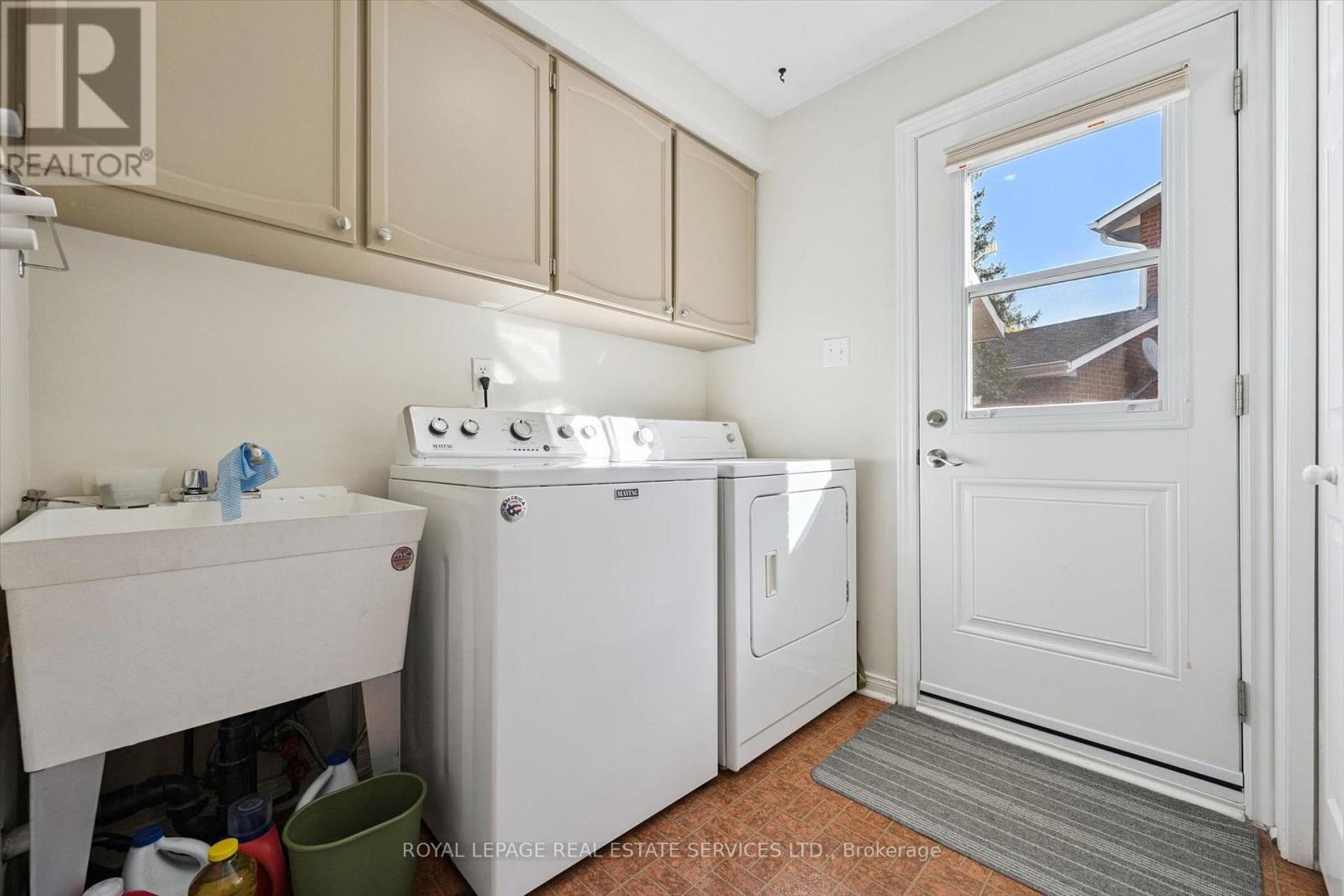 200 All Saints Crescent Property Photo 21