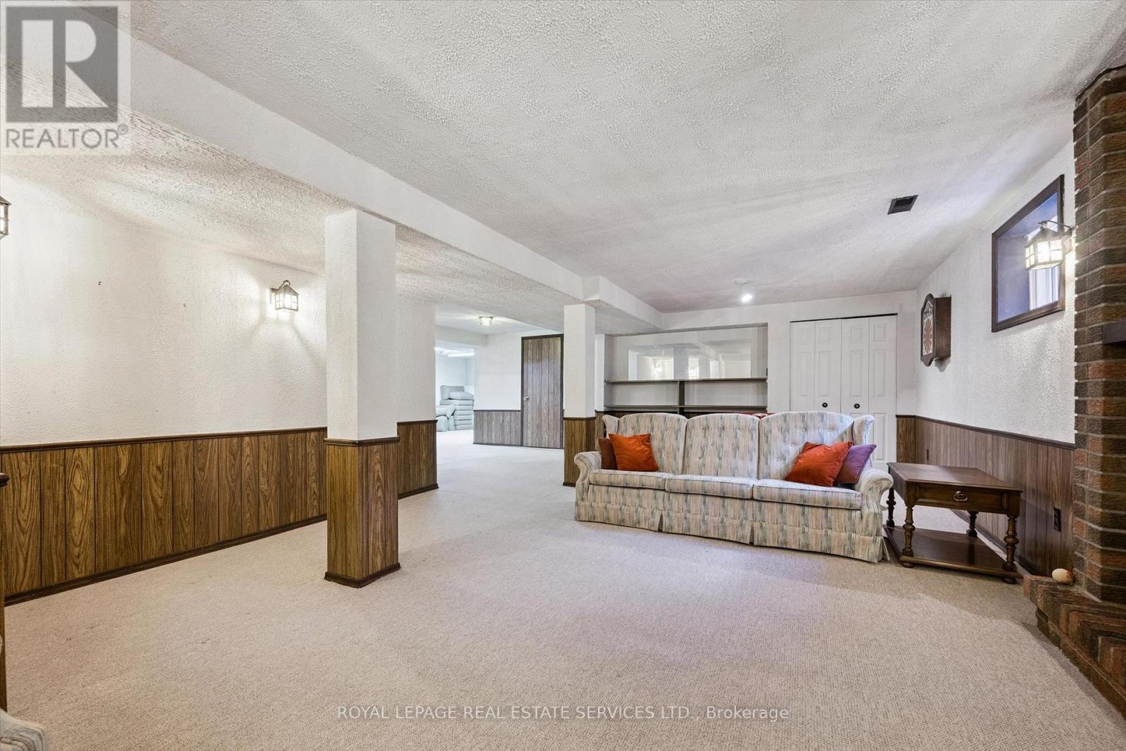 200 All Saints Crescent Property Photo 39