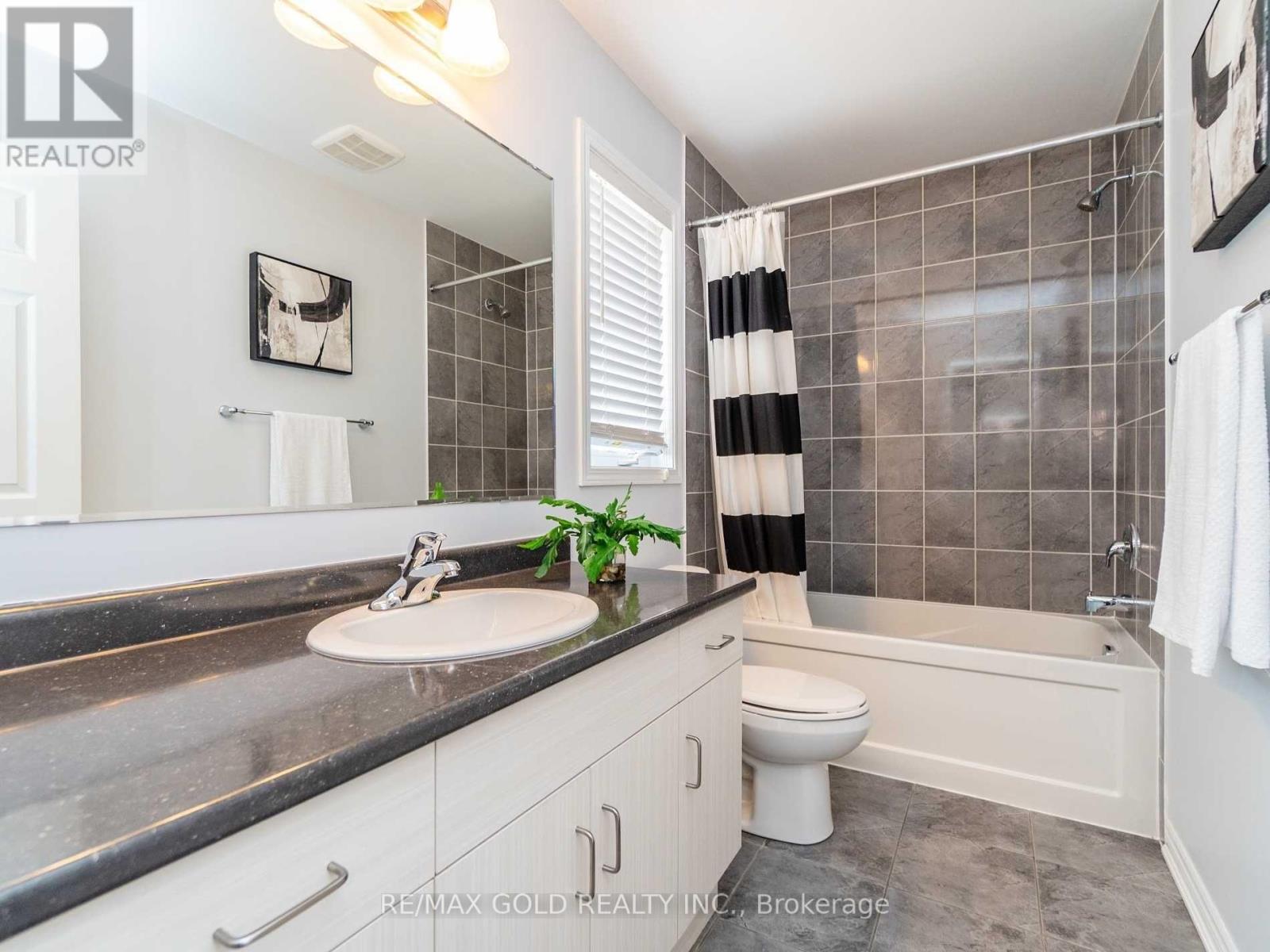 102 Leadenhall Road Property Photo 14