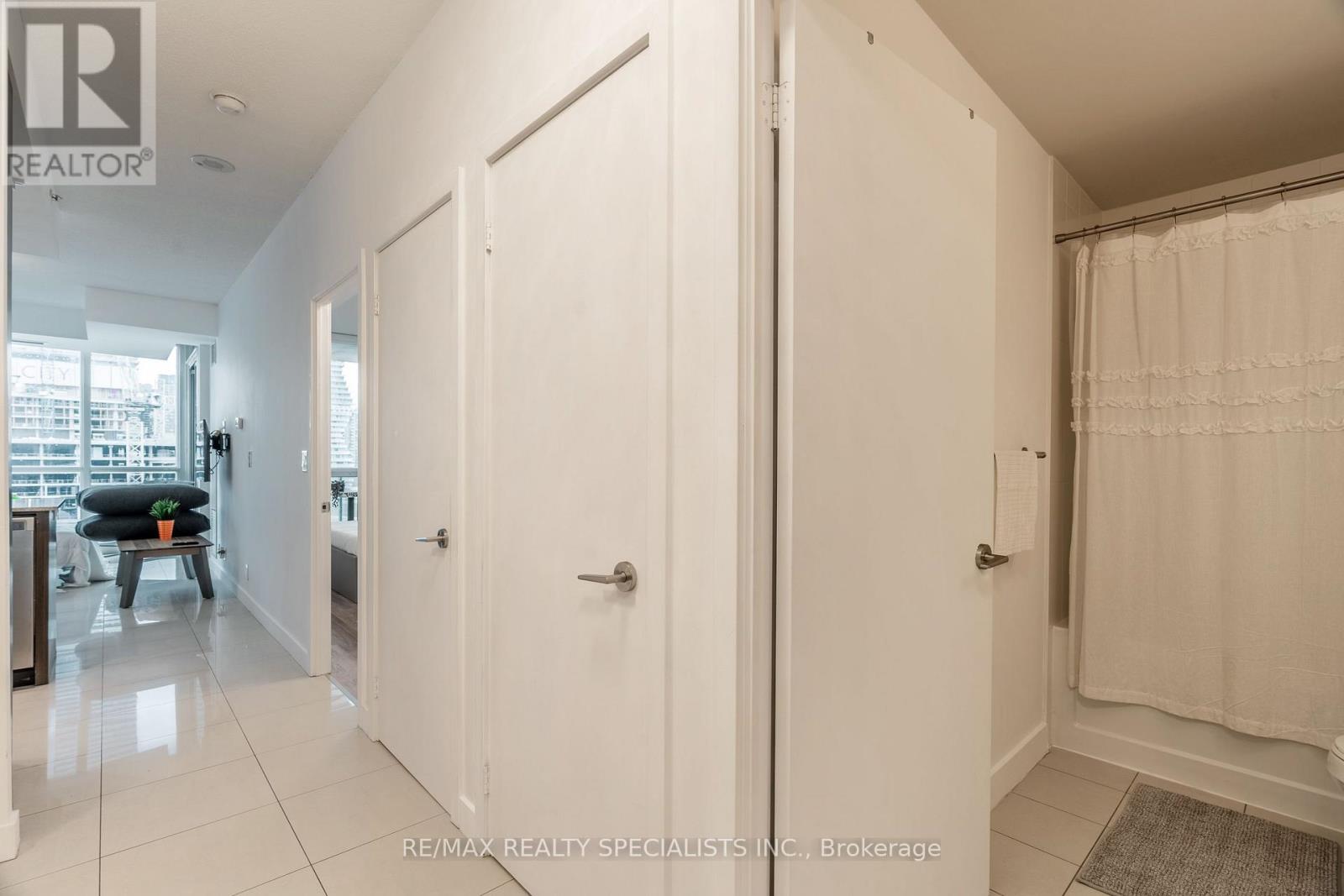 617 - 3985 Grand Park Drive Property Photo 2