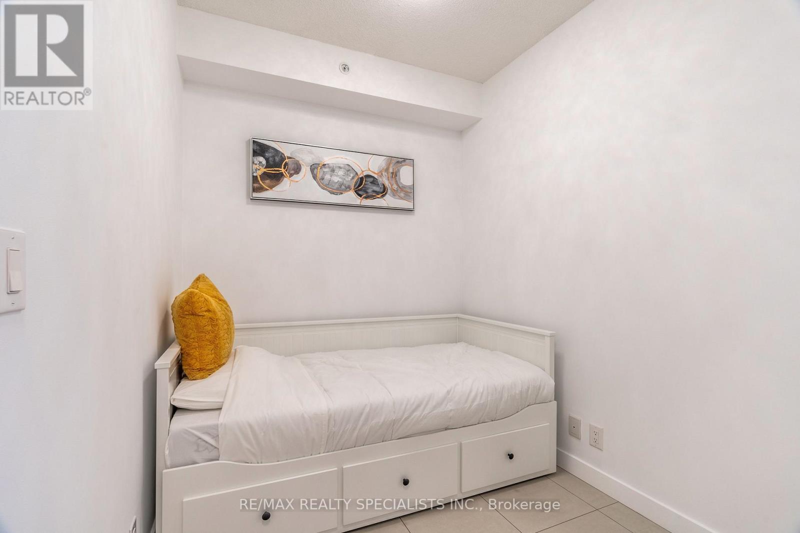 617 - 3985 Grand Park Drive Property Photo 4