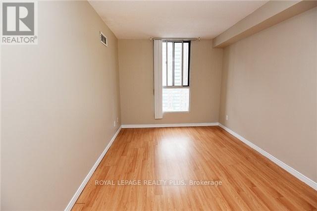 1209 - 115 Hillcrest Avenue Property Photo 8