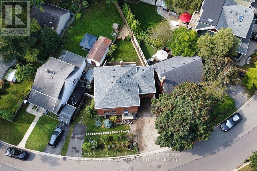 Upper - 6 Thirty First Street Property Photo 2