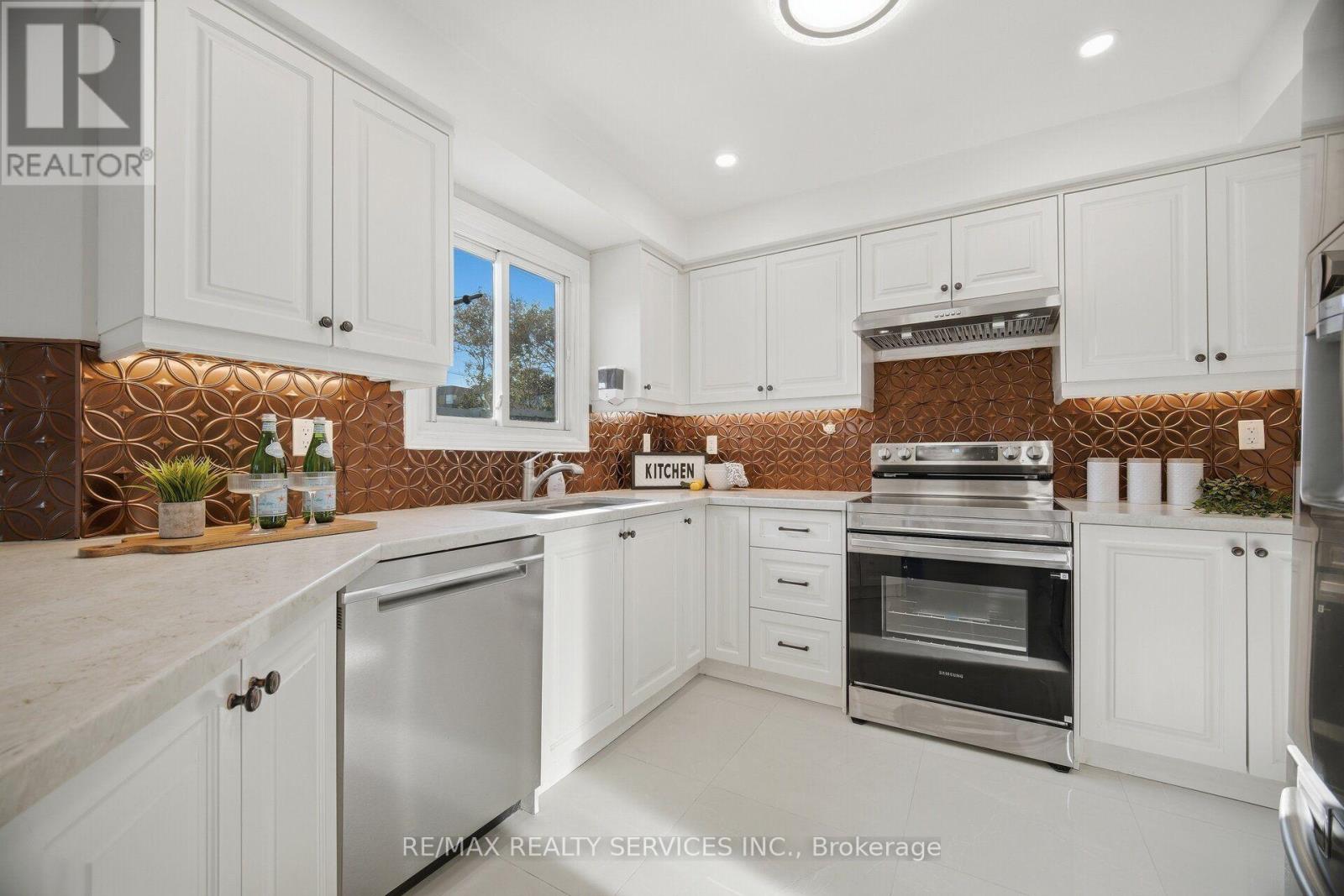 28 Corkett Drive Property Photo 12