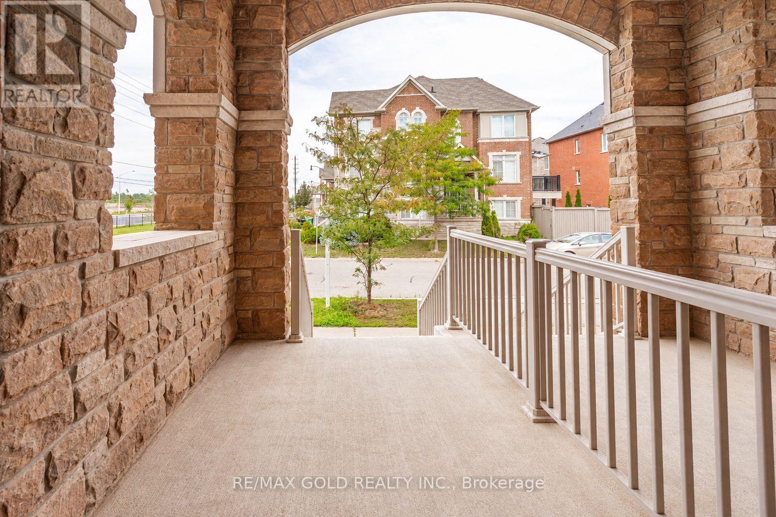 32 Rockman Crescent Property Photo 5
