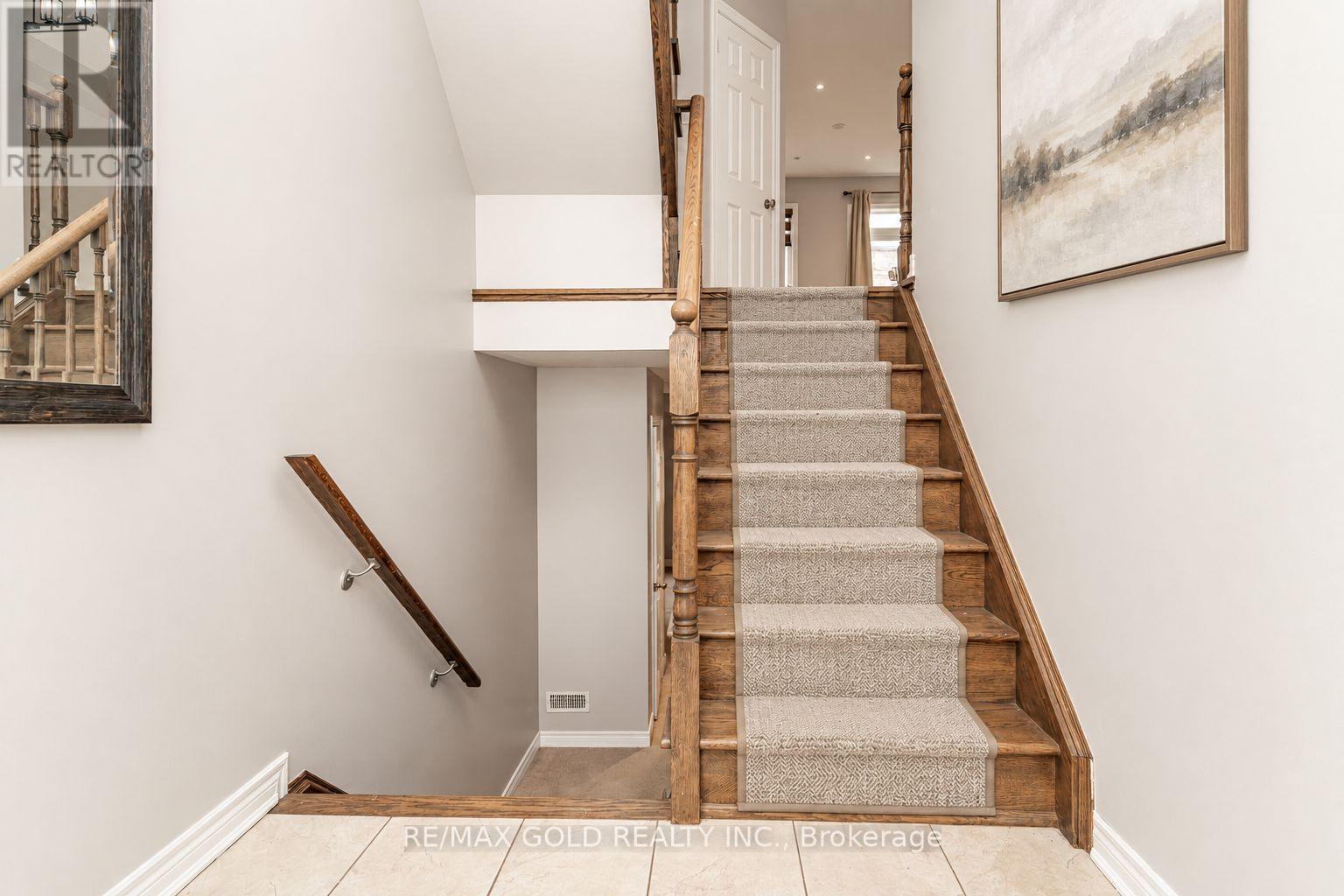 32 Rockman Crescent Property Photo 6