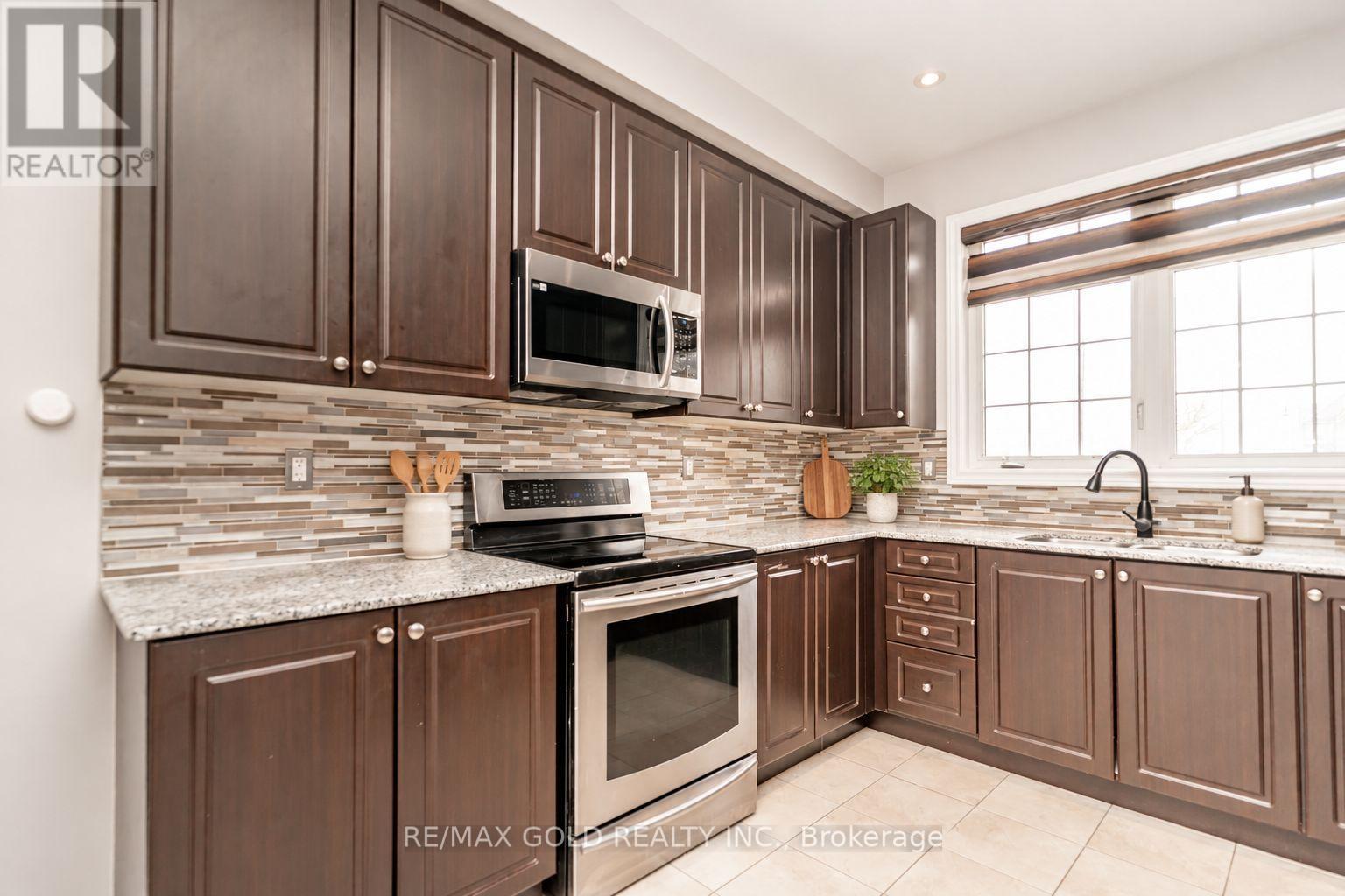 32 Rockman Crescent Property Photo 11