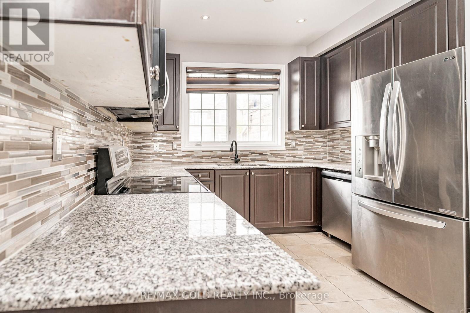 32 Rockman Crescent Property Photo 12