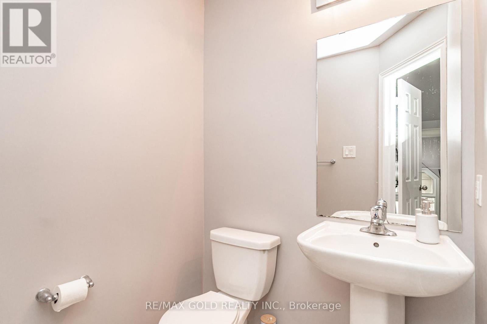 32 Rockman Crescent Property Photo 13