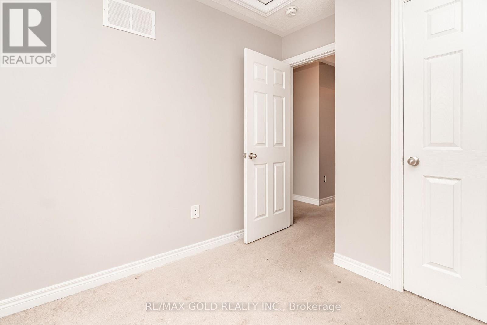 32 Rockman Crescent Property Photo 23