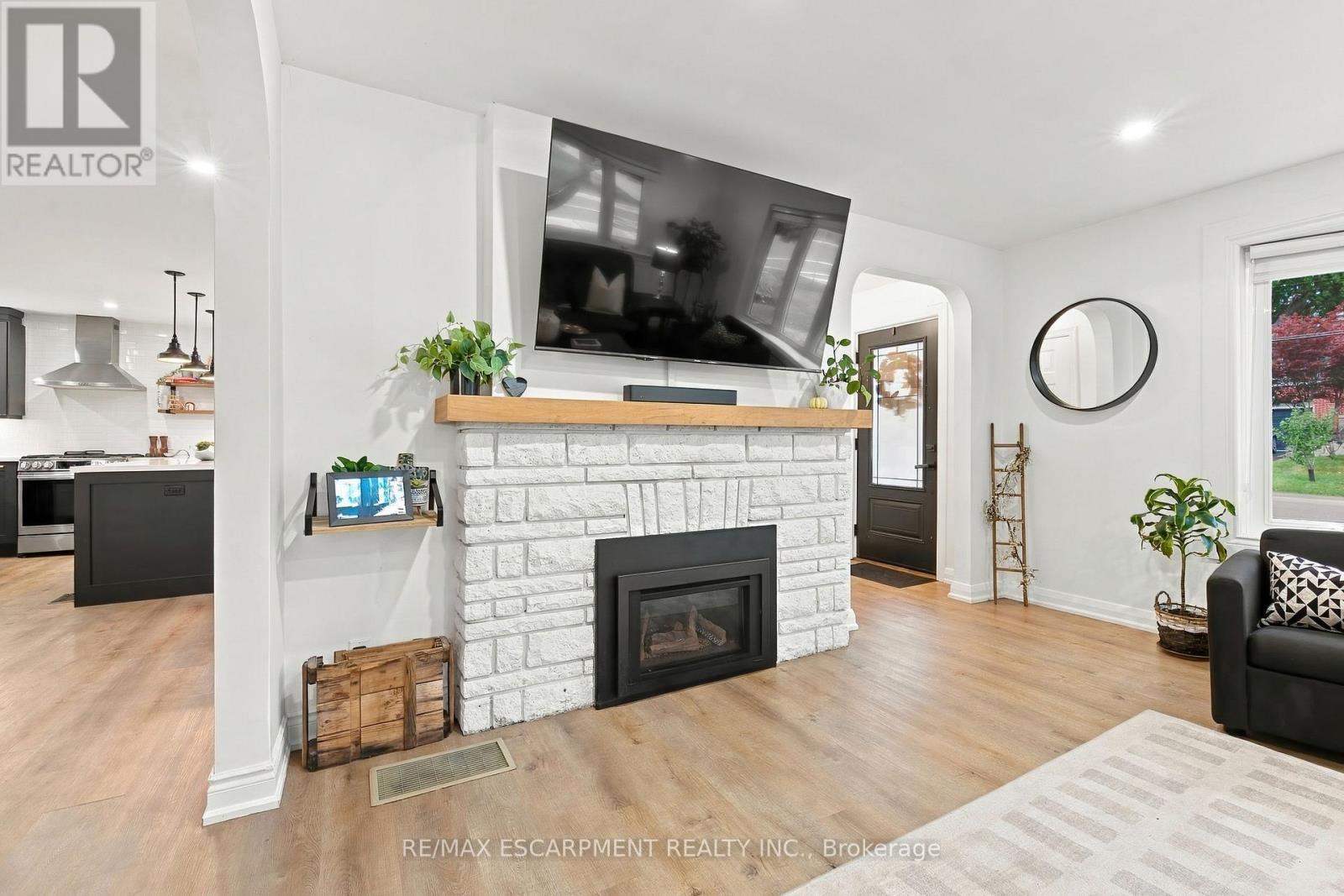 915 Tanager Avenue Property Photo 6