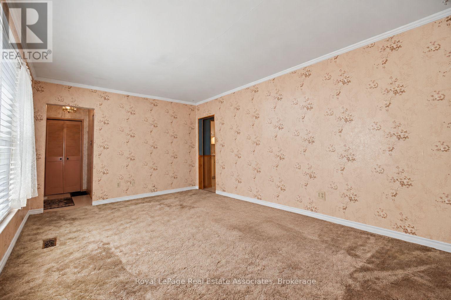68 Allenby Avenue Property Photo 10