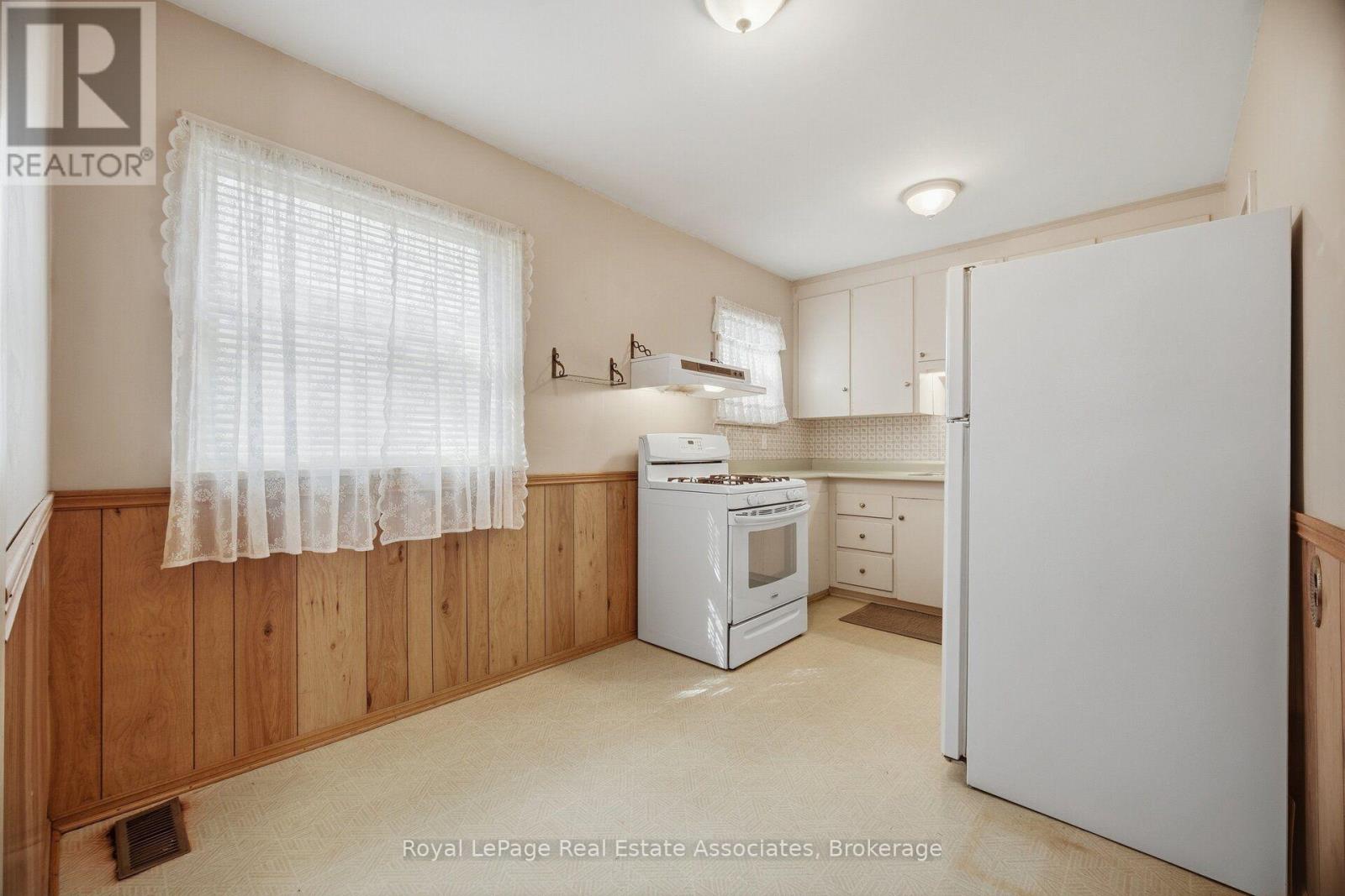 68 Allenby Avenue Property Photo 18