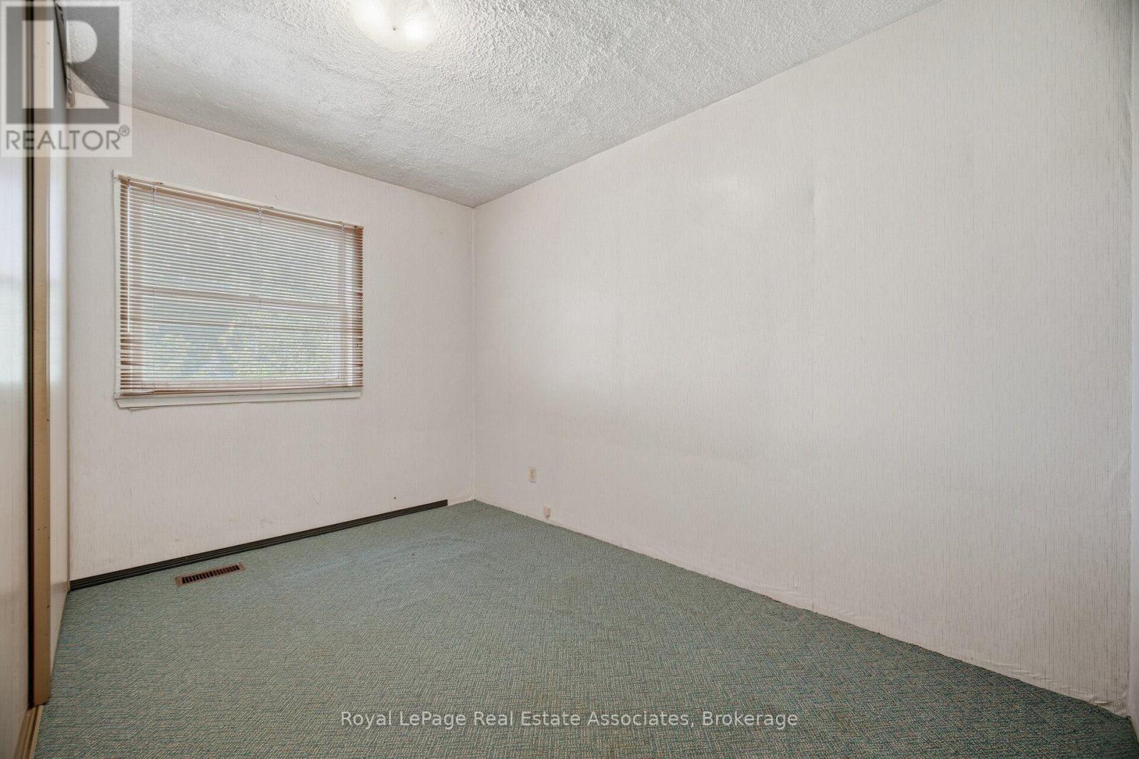 68 Allenby Avenue Property Photo 26