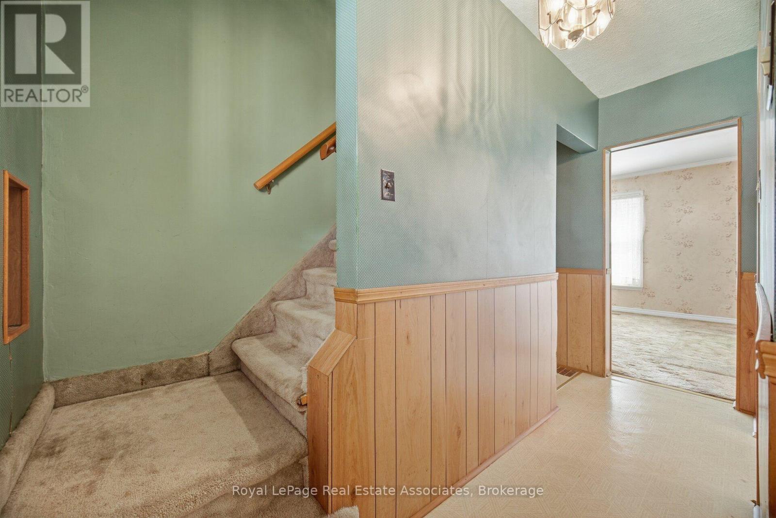 68 Allenby Avenue Property Photo 30