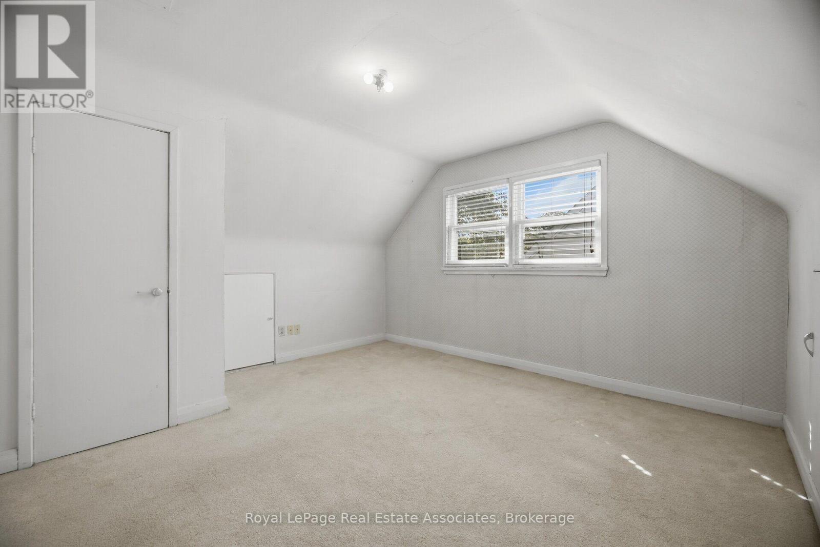 68 Allenby Avenue Property Photo 32