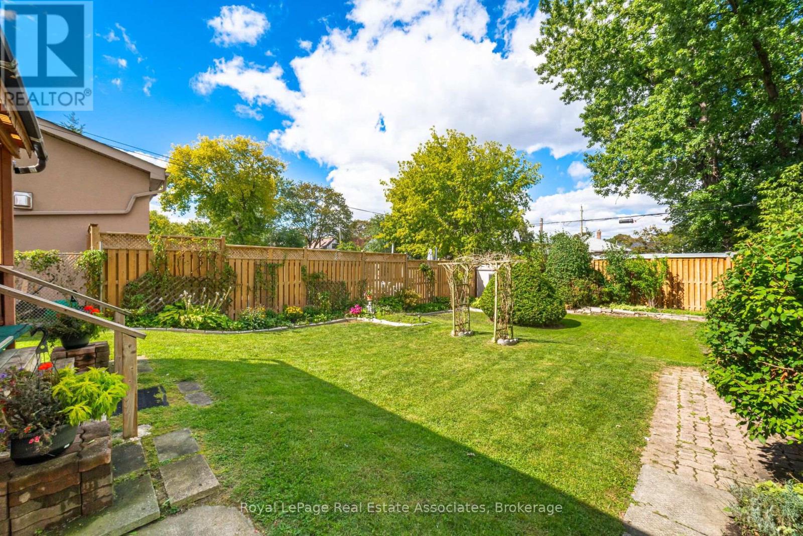 68 Allenby Avenue Property Photo 45