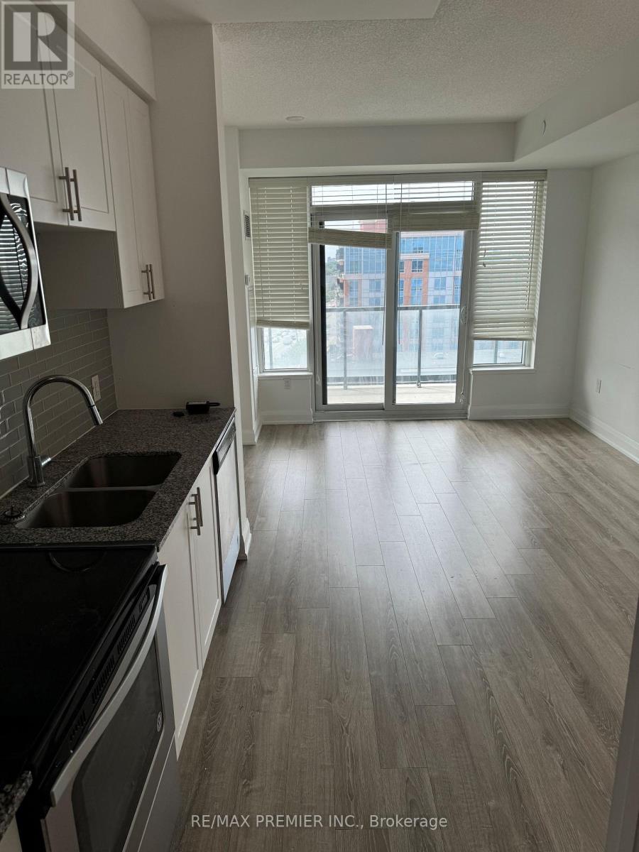 809 - 2800 Keele Street Property Photo 4