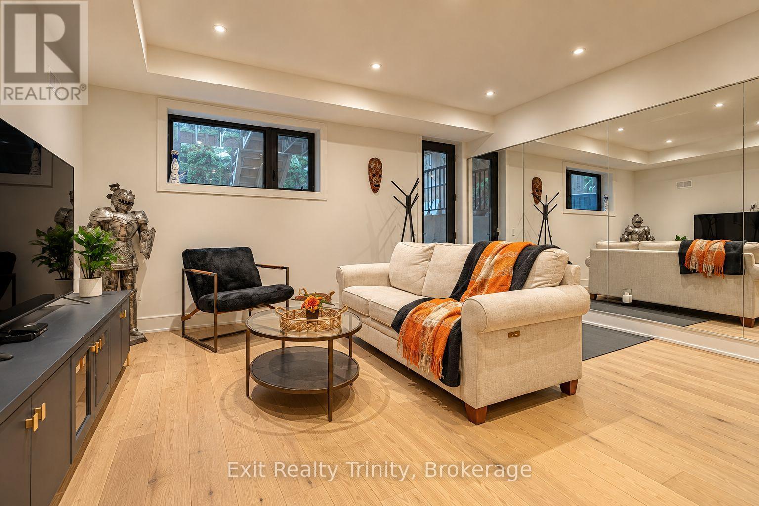 152 Sheldon Avenue Property Photo 42