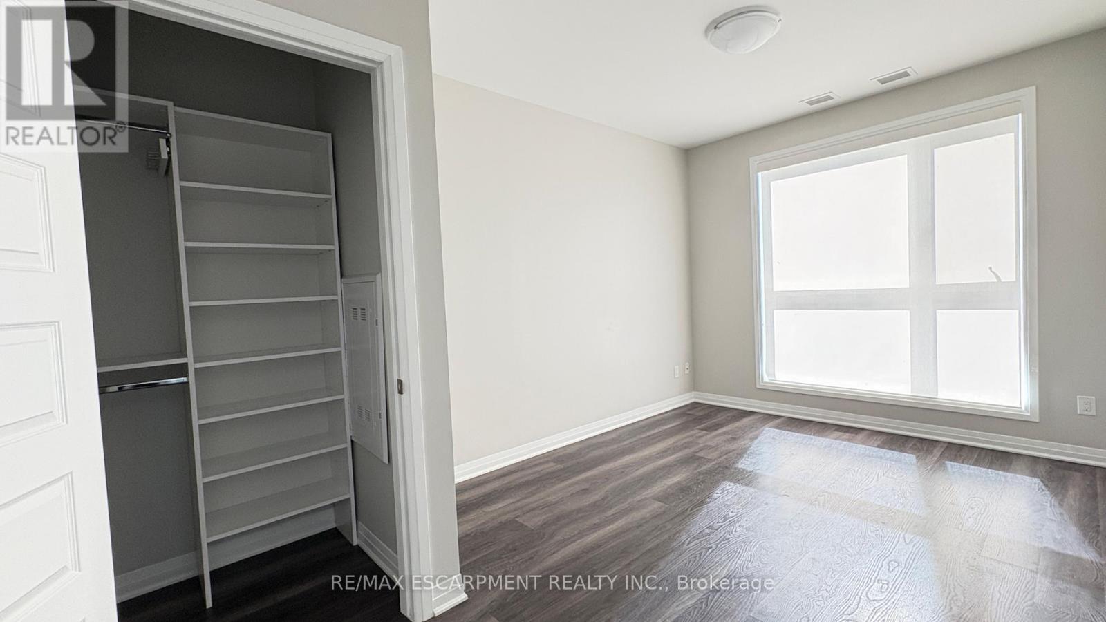 507 - 95 Dundas Street W Property Photo 14