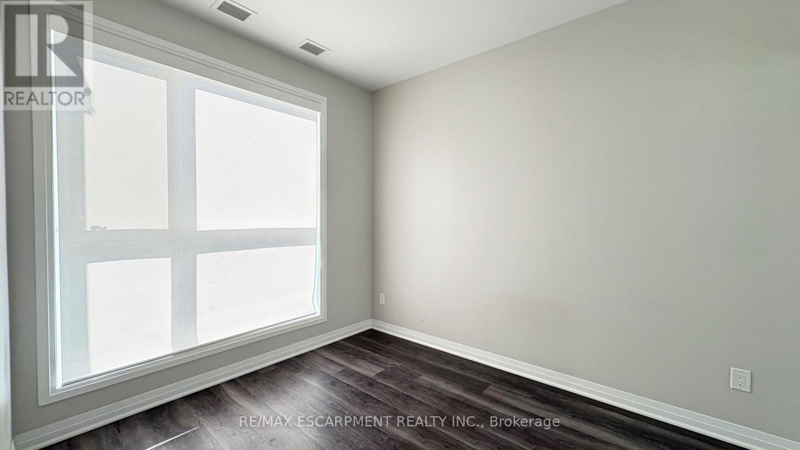 507 - 95 Dundas Street W Property Photo 15