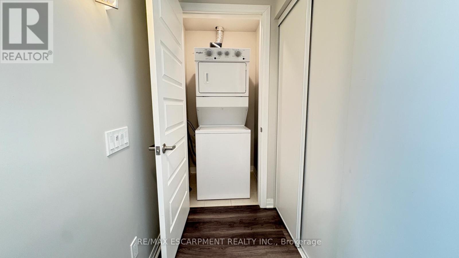 507 - 95 Dundas Street W Property Photo 16