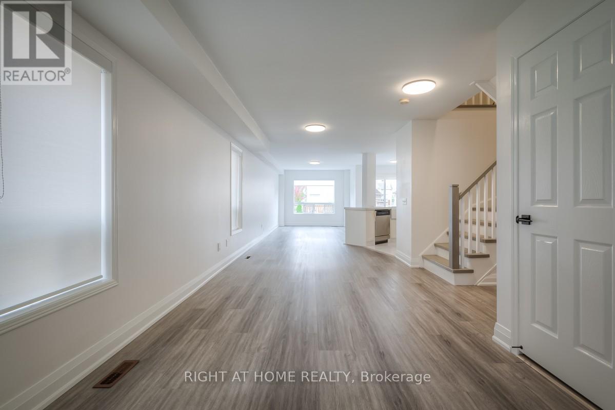 7401 Village Walk Property Photo 6