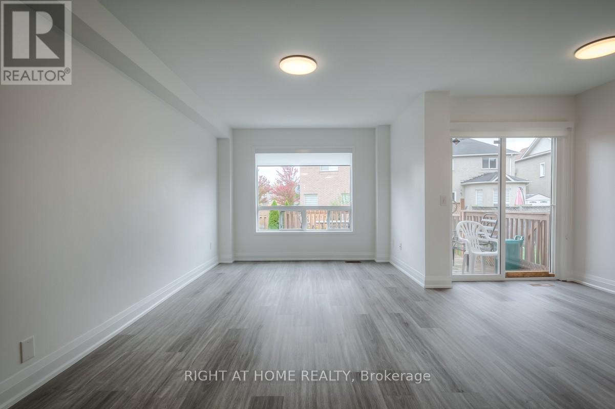 7401 Village Walk Property Photo 8
