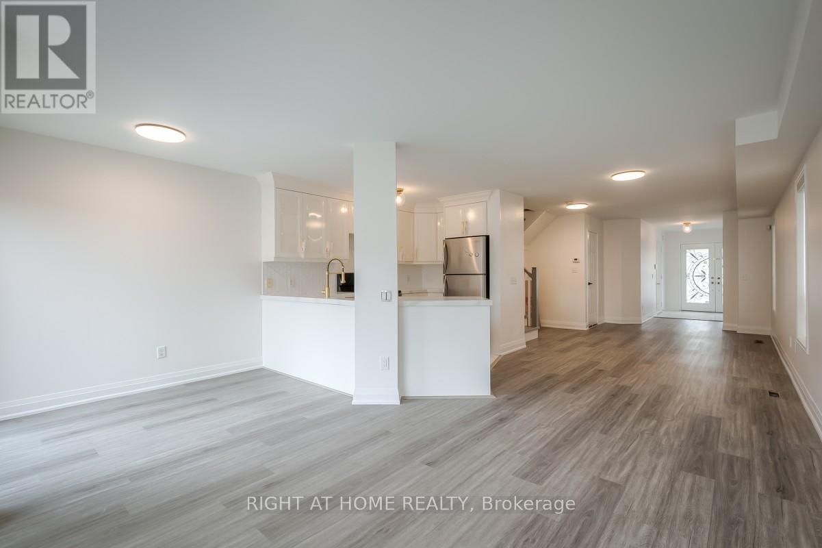 7401 Village Walk Property Photo 10