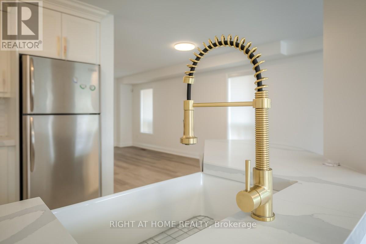 7401 Village Walk Property Photo 14