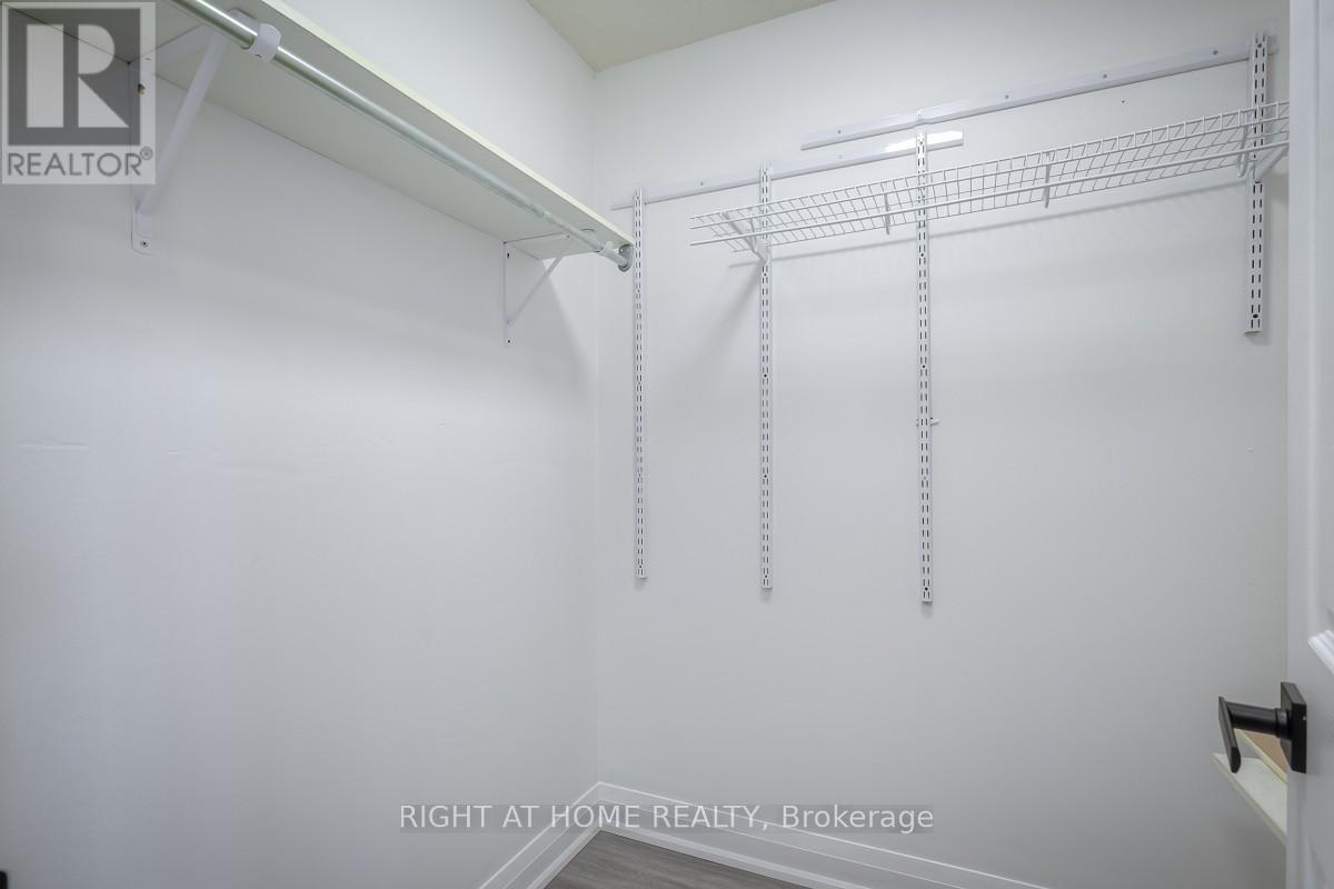7401 Village Walk Property Photo 24