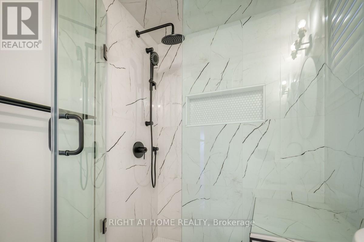 7401 Village Walk Property Photo 29