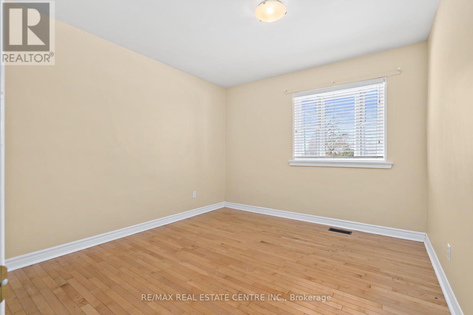 7 Rexway Drive Property Photo 7