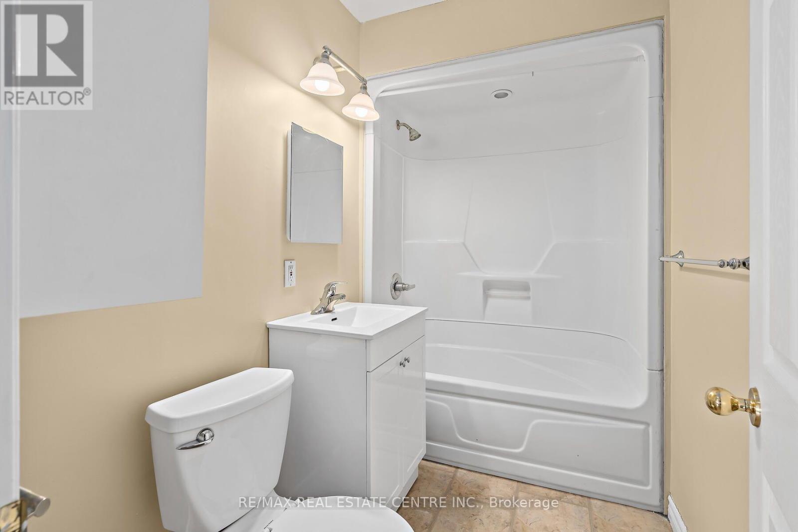 7 Rexway Drive Property Photo 9