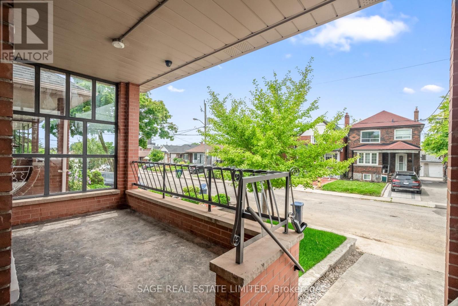 25 Chamberlain Avenue Property Photo 6