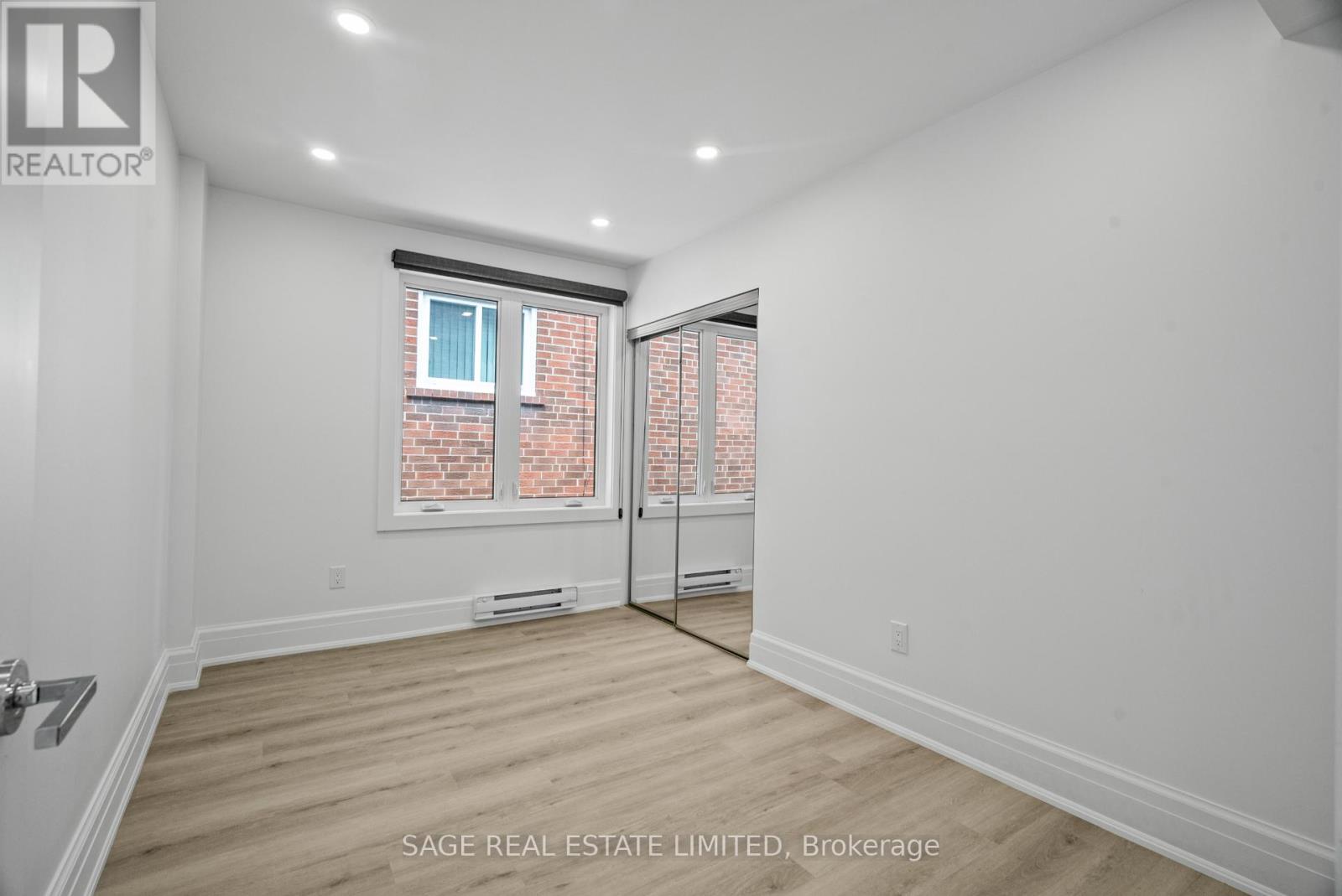 25 Chamberlain Avenue Property Photo 16