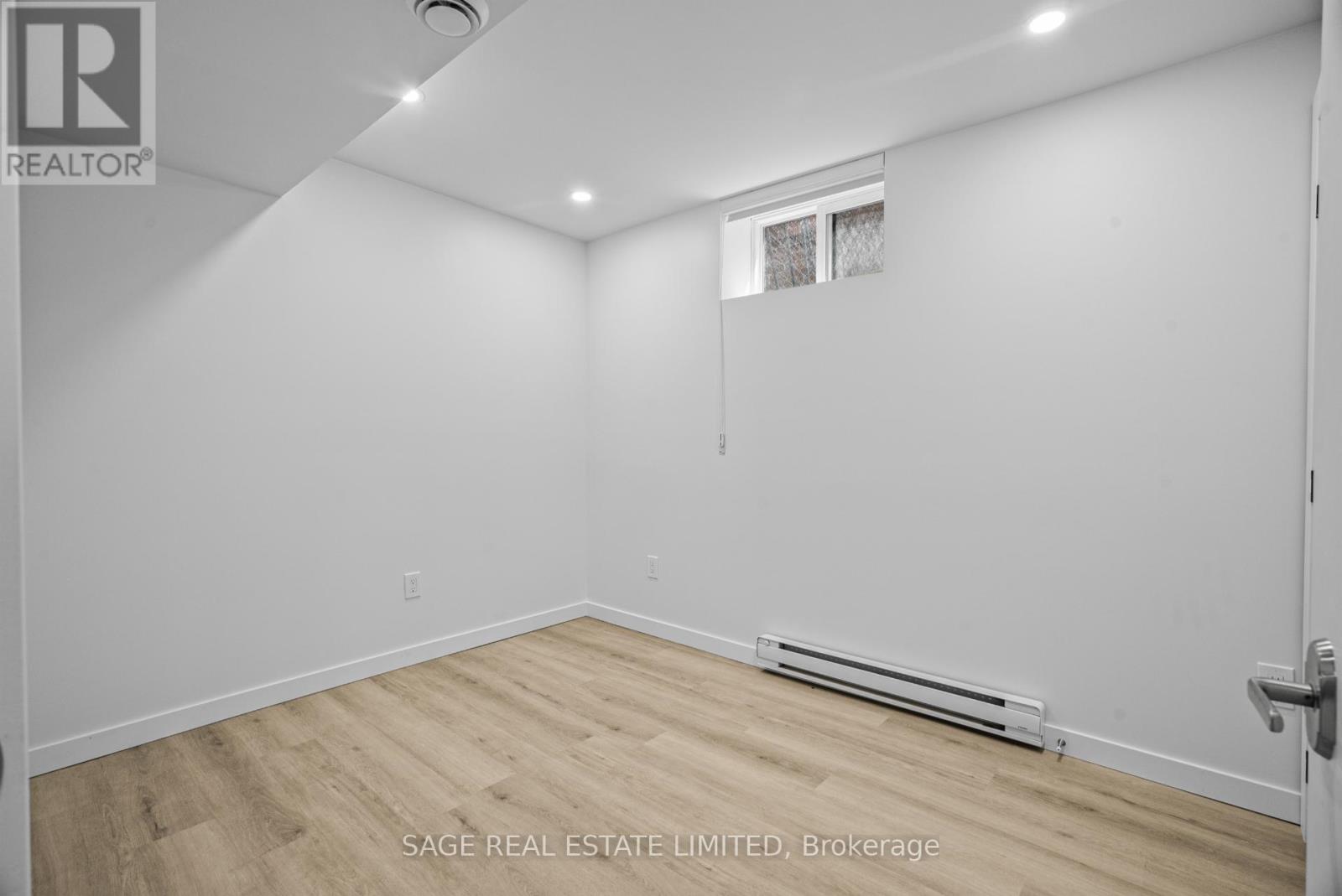 25 Chamberlain Avenue Property Photo 36