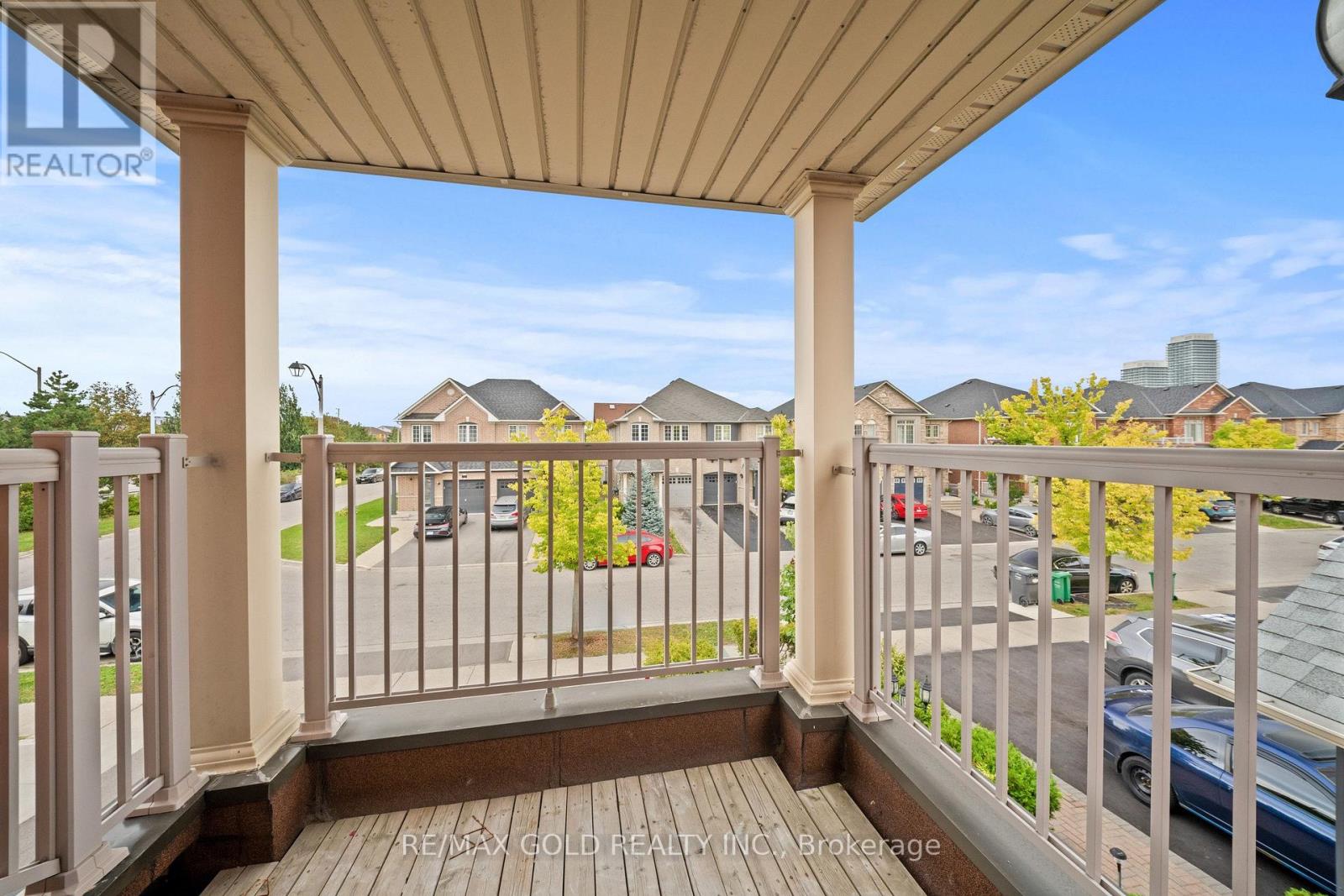 70 Crystalview Crescent Property Photo 15