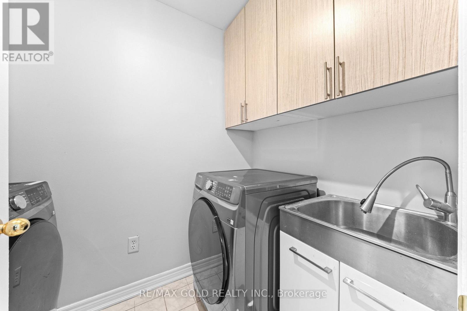 70 Crystalview Crescent Property Photo 19