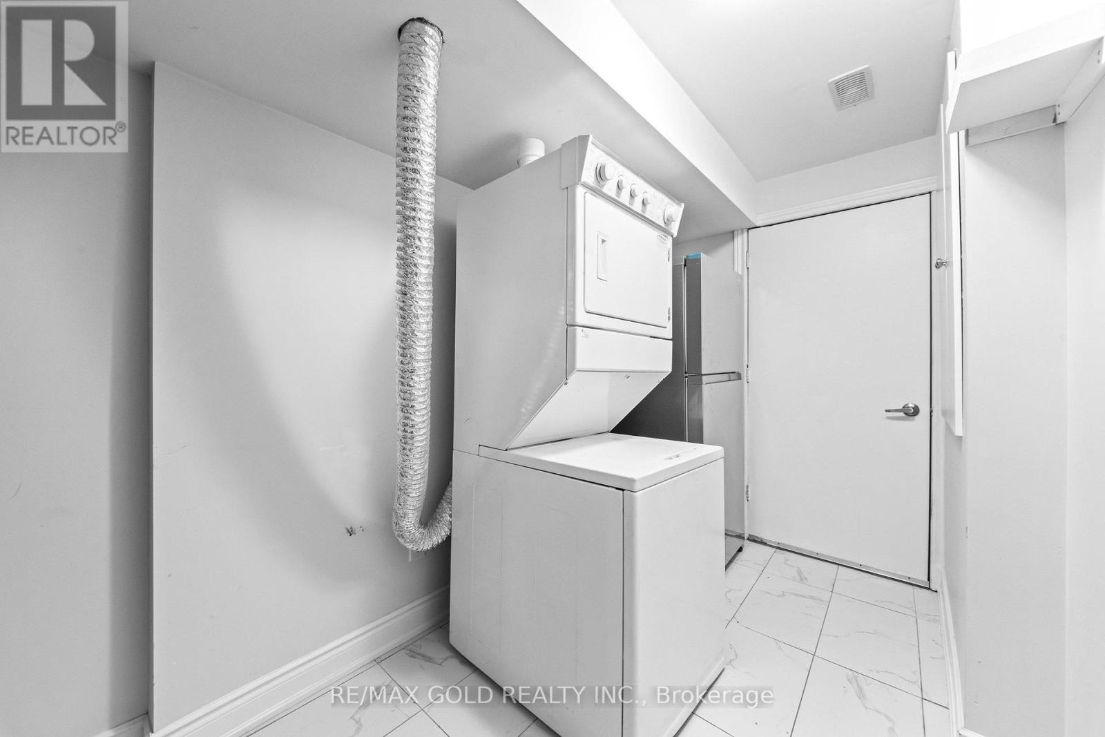 70 Crystalview Crescent Property Photo 24