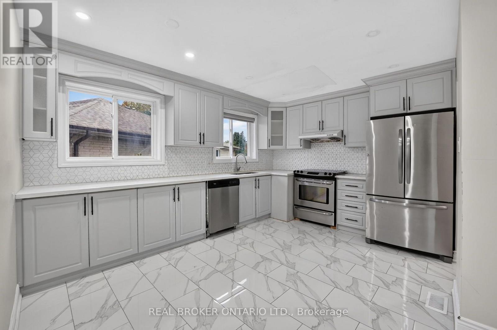 27 Vange Crescent Property Photo 4